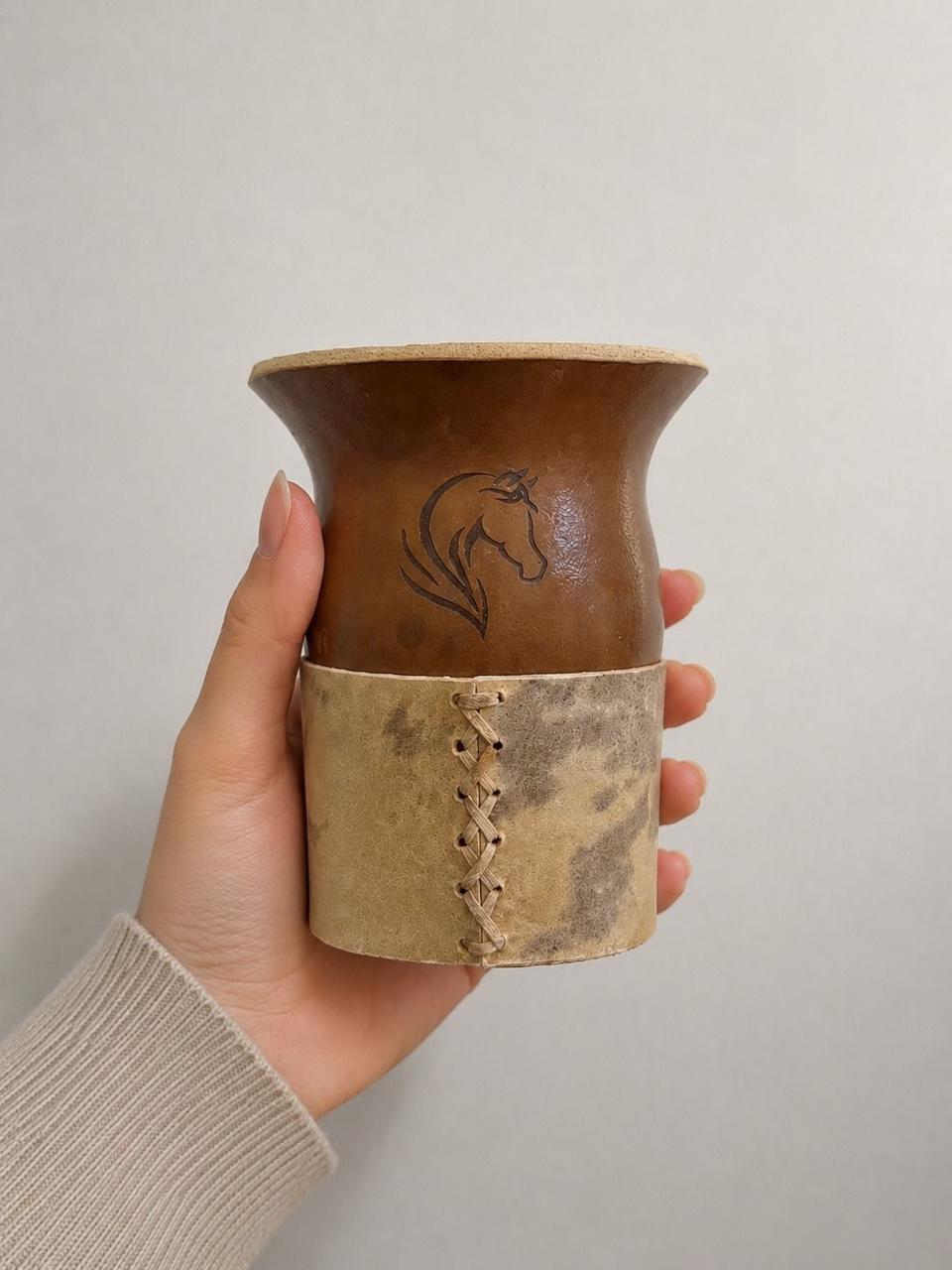 Mate calabaza grabado (caballo / sol de mayo)