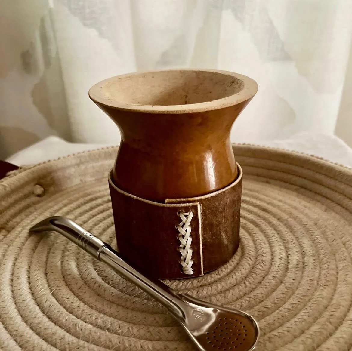 Mate con base de cuero